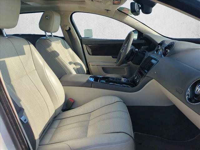 Used 2014 Jaguar XJ L Portfolio RWD image 23
