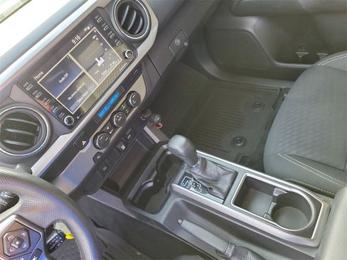 Used 2021 Toyota Tacoma SR5 w/ Trail Edition image 36