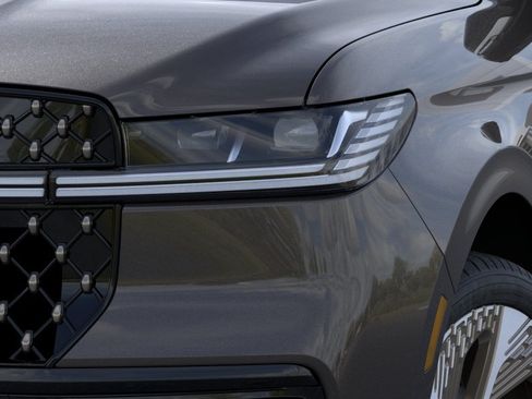 New 2026 Lincoln Navigator L Black Label AWD/4WD image 18