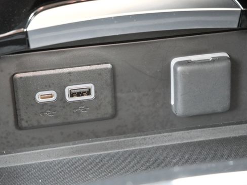 Used 2023 Buick Envision Essence image 27