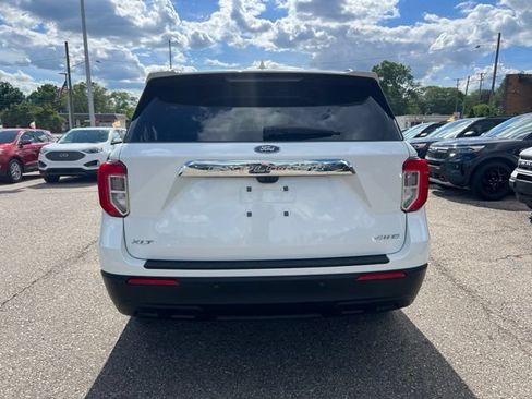 Certified 2024 Ford Explorer XLT AWD/4WD image 5