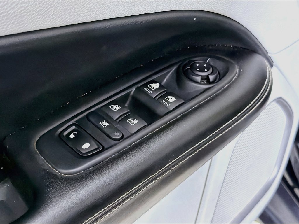 Used 2020 Jeep Compass Latitude FWD image 20