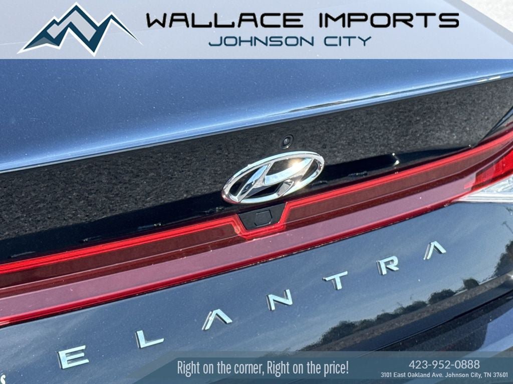 Used 2023 Hyundai Elantra SEL w/ Cargo Package FWD image 10