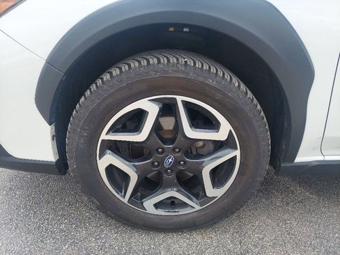 Used 2019 Subaru Crosstrek 2.0i Limited w/ Moonroof Package w/Navigation AWD/4WD image 3