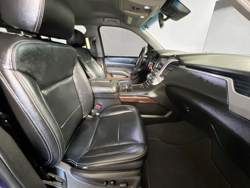 Used 2019 GMC Yukon XL SLE w/ SLE Value Package image 30