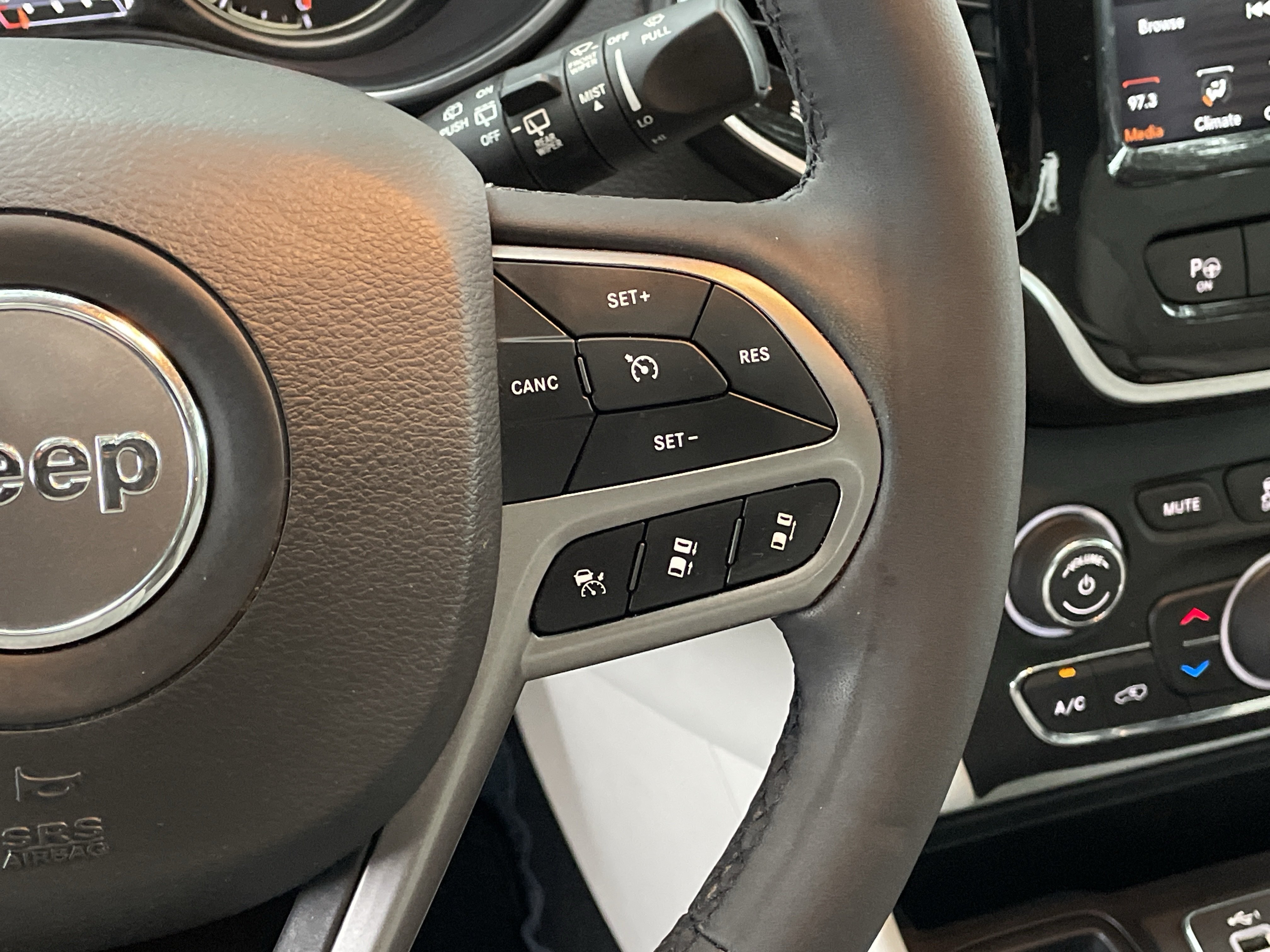 Used 2021 Jeep Cherokee Limited w/ Elite Package FWD image 19