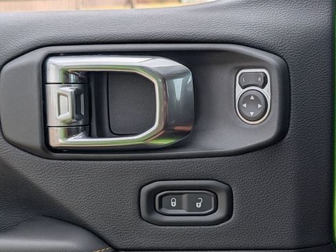 Used 2025 Jeep Gladiator Sport AWD/4WD image 21