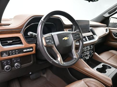 Used 2023 Chevrolet Suburban High Country w/ Premium Package 2 image 13