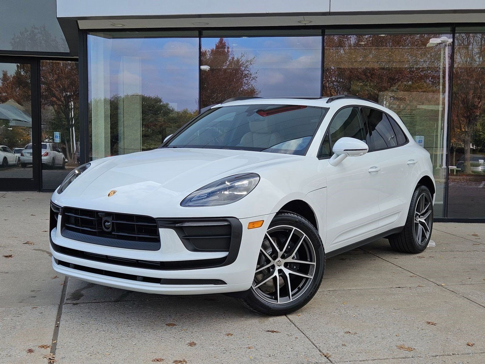 Certified 2026 Porsche Macan AWD/4WD image 1