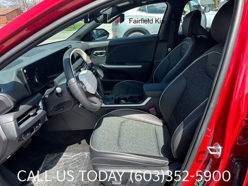 New 2025 Kia K4 GT-Line w/ GT-Line Sunroof Package FWD image 9