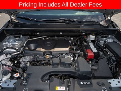 Used 2022 Toyota RAV4 LE FWD image 17