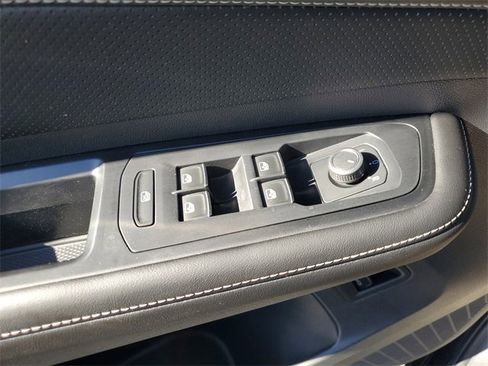 Certified 2024 Volkswagen Atlas Cross Sport SE w/ Black Wheel Package image 30