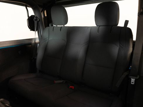 Used 2020 Jeep Wrangler Sport AWD/4WD image 16