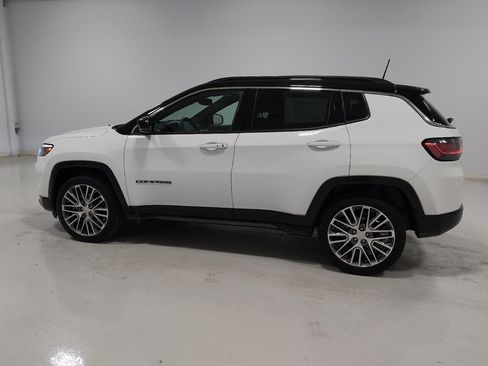 Used 2023 Jeep Compass Limited w/ Elite Group AWD/4WD image 3