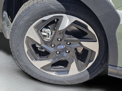 Used 2024 Subaru Crosstrek 2.5i Limited w/ Crosstrek Mirror Package AWD/4WD image 19