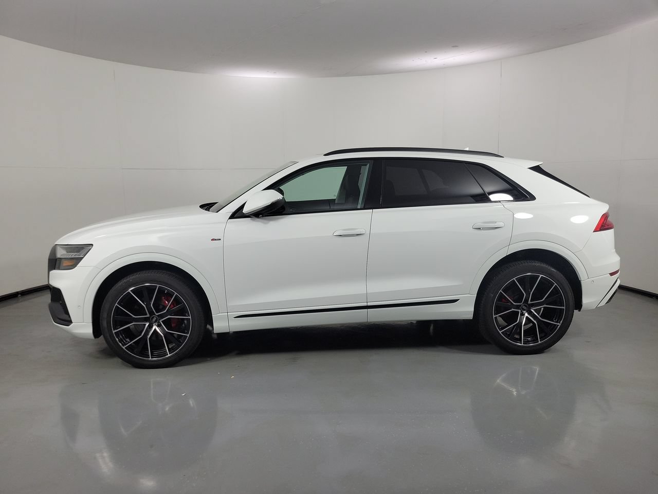 Used 2023 Audi Q8 Premium Plus w/ Premium Plus Package AWD/4WD image 2