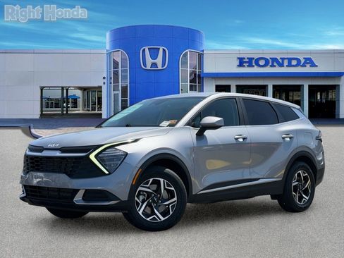 Used 2024 Kia Sportage LX AWD/4WD image 2