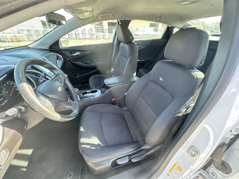 Used 2018 Chevrolet Malibu LS image 18