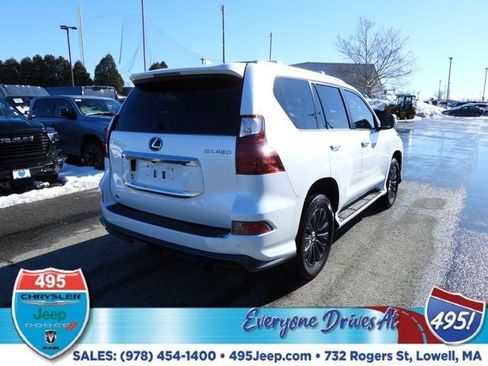 Used 2022 Lexus GX 460 Premium w/ Accessory Package image 5