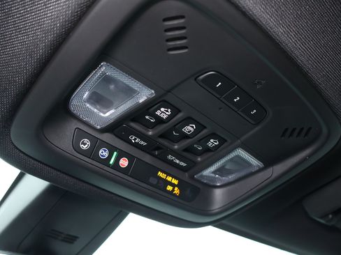 Used 2023 Chevrolet Traverse LT w/ LT Premium Package FWD image 22