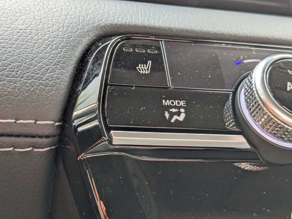 Used 2025 Honda Pilot Touring image 24