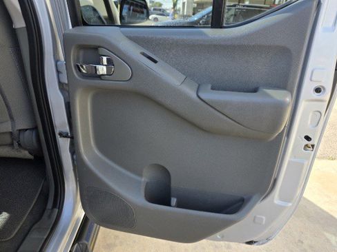 Used 2019 Nissan Frontier SV image 21