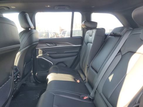New 2026 Jeep Grand Cherokee Limited w/ Limited Altitude Package AWD/4WD image 15