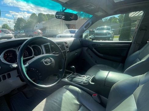 Used 2005 Toyota 4Runner Limited AWD/4WD image 14