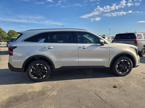 New 2026 Kia Sorento S image 9