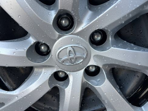 Used 2019 Toyota Corolla LE w/ Carpet Mat Package (TMS) image 30