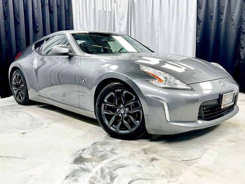 Used 2017 Nissan 370Z Touring image 4
