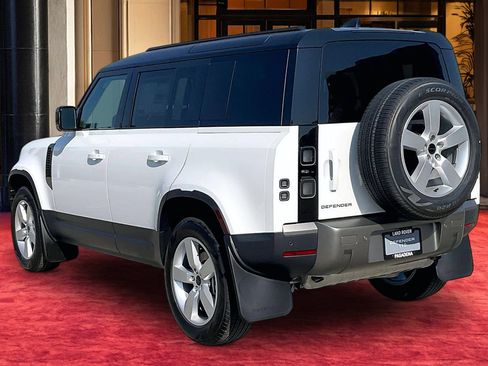 New 2026 Land Rover Defender 110 S AWD/4WD image 4