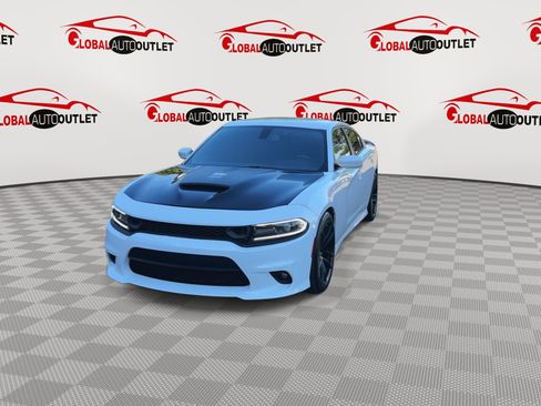 Used 2019 Dodge Charger Scat Pack w/ Plus Group RWD image 4