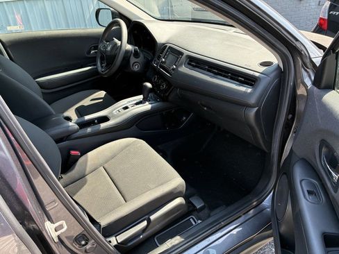 Used 2019 Honda HR-V LX image 16