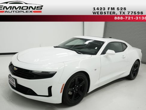 Used 2023 Chevrolet Camaro LT RWD image 1