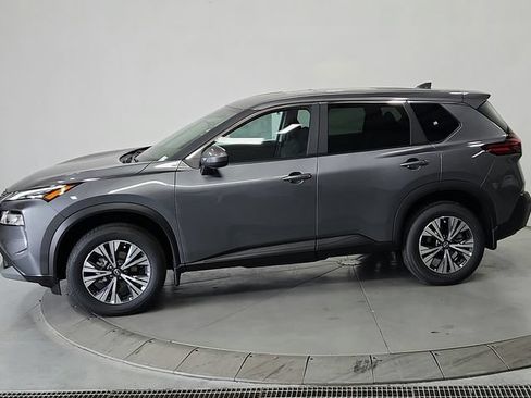 Used 2023 Nissan Rogue SV FWD image 3