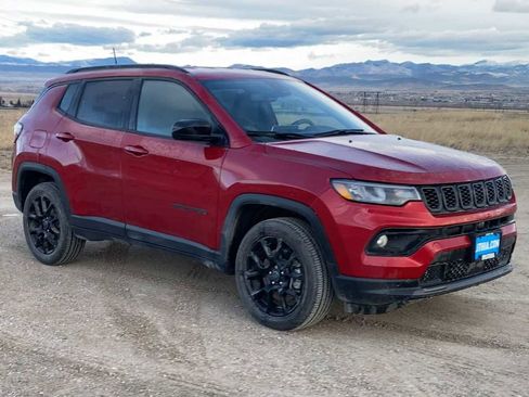 Used 2025 Jeep Compass Latitude w/ Altitude Special Edition image 2