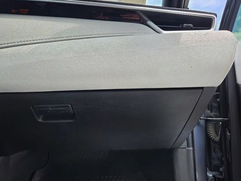 Used 2020 Toyota Corolla SE FWD image 43