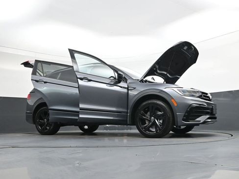 Used 2024 Volkswagen Tiguan SE R-Line image 47