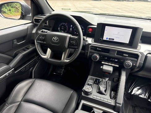 Used 2025 Toyota 4Runner TRD Off-Road AWD/4WD image 14