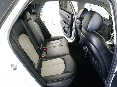 Used 2019 Kia Optima EX image 17