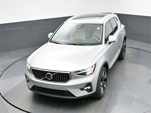 Used 2023 Volvo XC40 B5 Plus w/ Driver Assist Package image 45