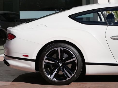 Used 2020 Bentley Continental GT image 8