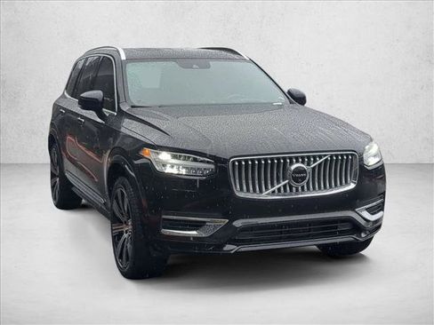 Used 2022 Volvo XC90 T8 Inscription w/ Lounge Package image 3