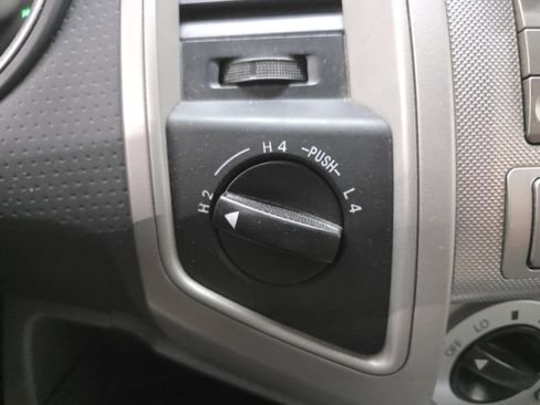 Used 2010 Toyota Tacoma 4x4 Access Cab V6 image 17