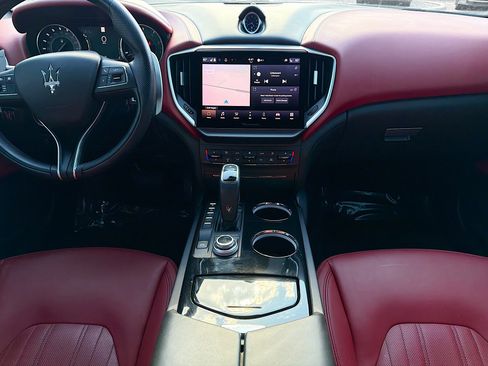 Used 2023 Maserati Ghibli Modena image 19