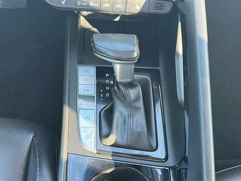 Used 2024 Hyundai Elantra Limited FWD image 28