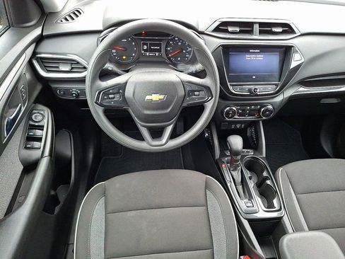 Used 2023 Chevrolet TrailBlazer LT w/ Convenience Package image 3