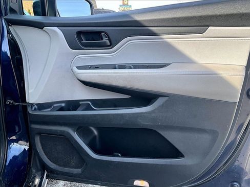 Used 2018 Honda Odyssey EX-L image 24