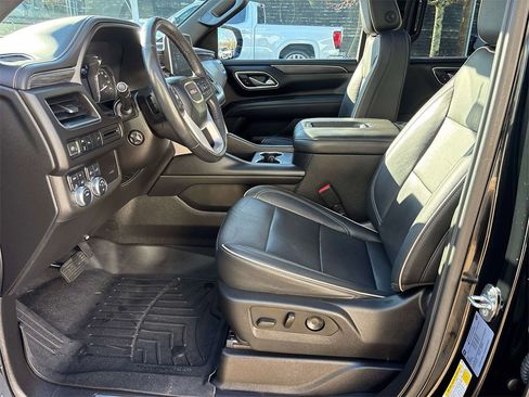 Used 2021 GMC Yukon XL SLT w/ SLT Premium Package image 9